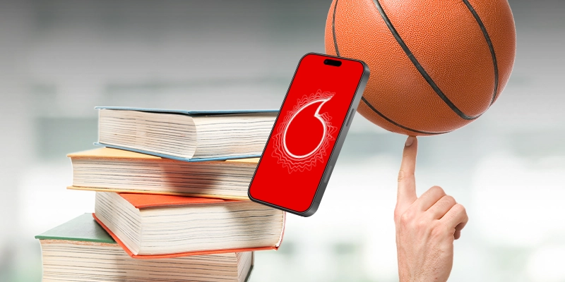 Osoba držící chytrý telefon s hashtagem #jetovtobě.